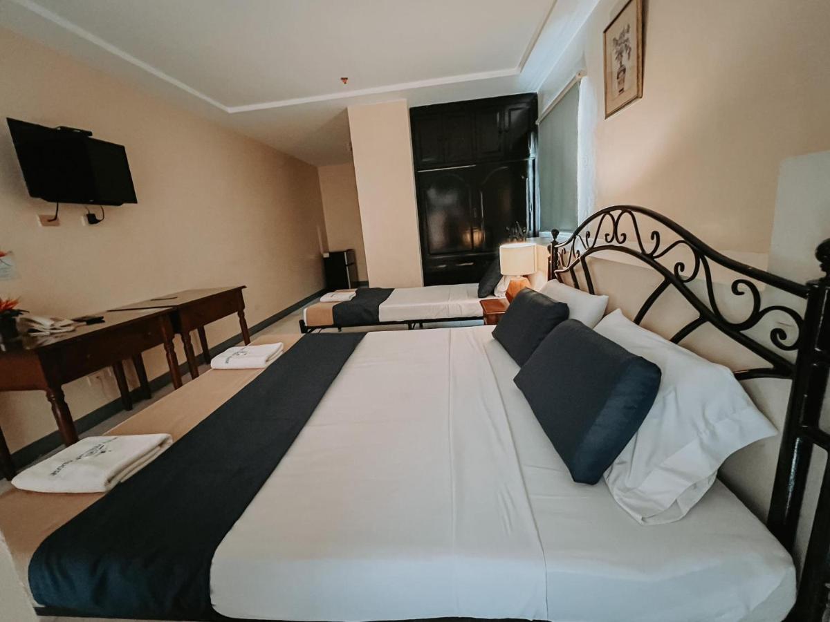Fuente Hotel De Себу Экстерьер фото